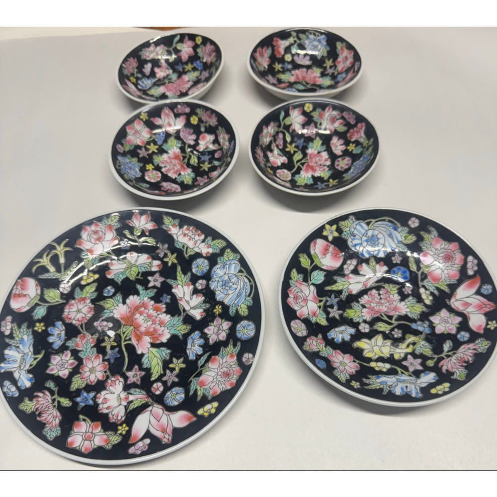 Vintage Jingdezhan dishes with beautiful floral motif